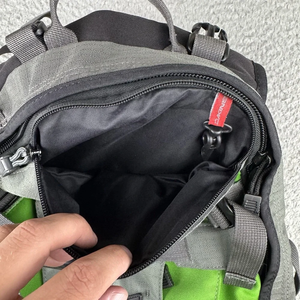 Dakine Heli Pro Pack Backpack Gray And Green School Snowboard Skate Helipack